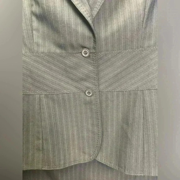 Anne Klein two piece skirt suit  size 8p brown/work/ career - Picture 3 of 16